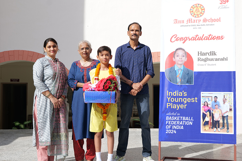 Felicitation of Hardik Raghuvanshi the Youngest Champion