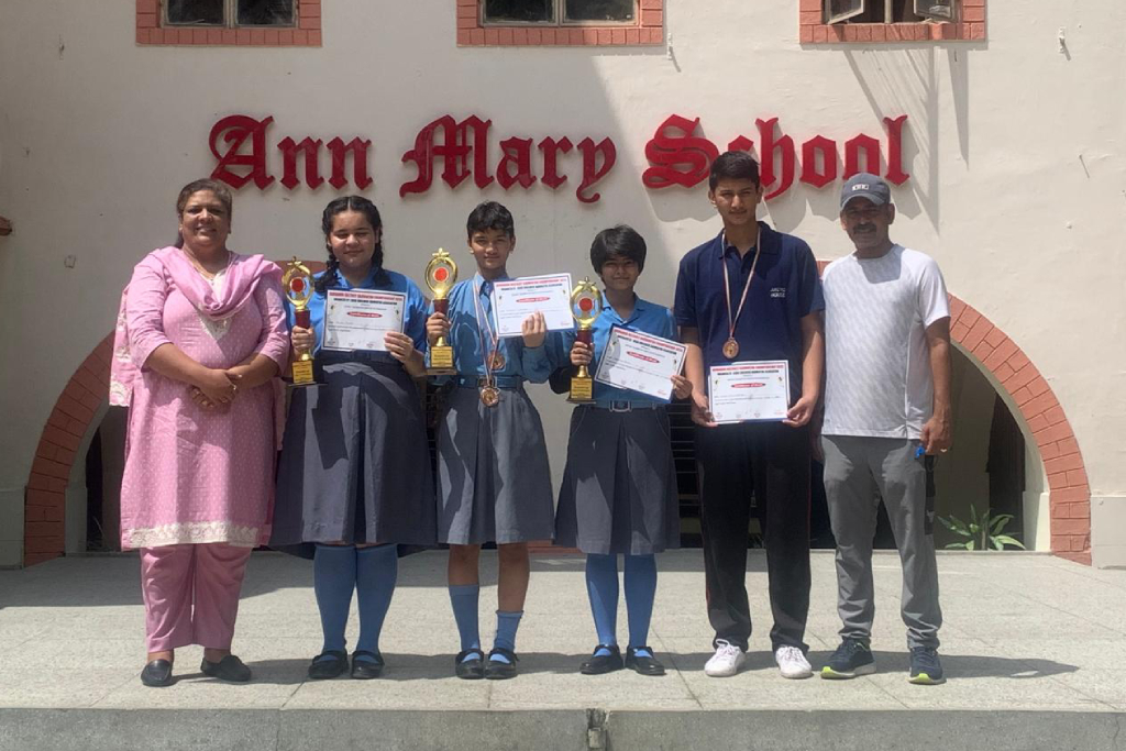 Students Excel at Dehradun District Badminton Championship 2025